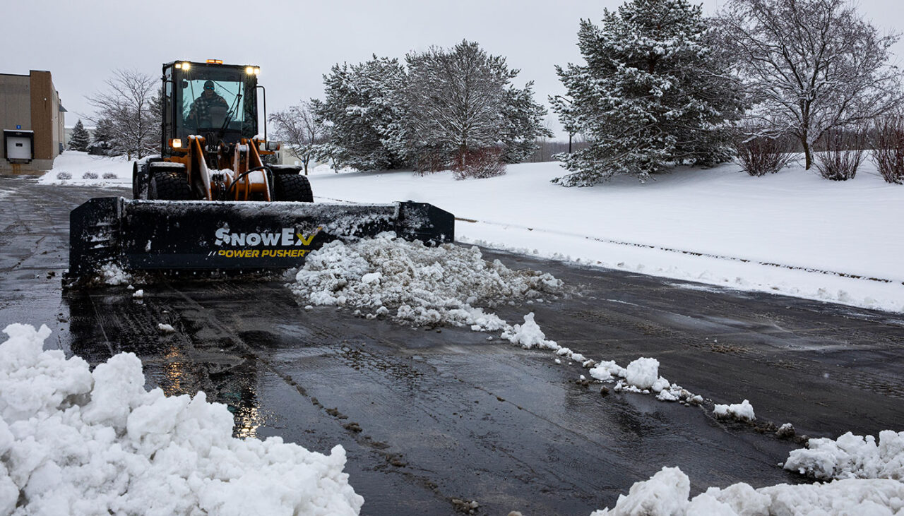 SnowEx POWER PUSHER PRO plowing