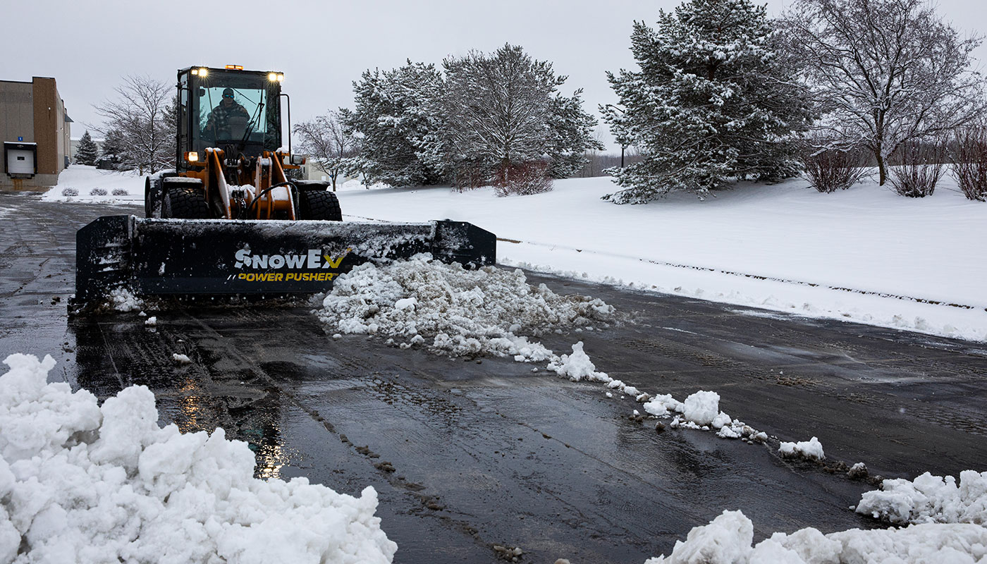 POWER PUSHER PRO Hydraulic-Wing Pusher Plow | SnowEx®