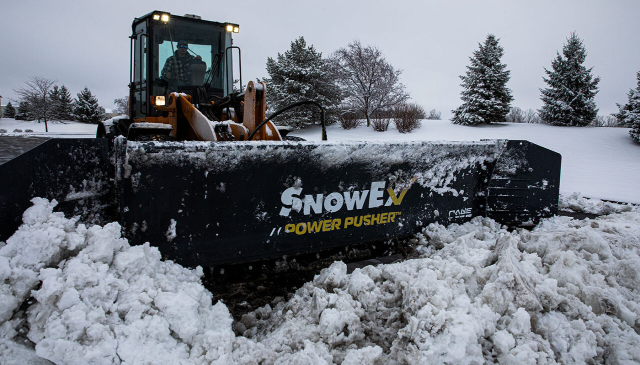 SnowEx POWER PUSHER PRO snow pile
